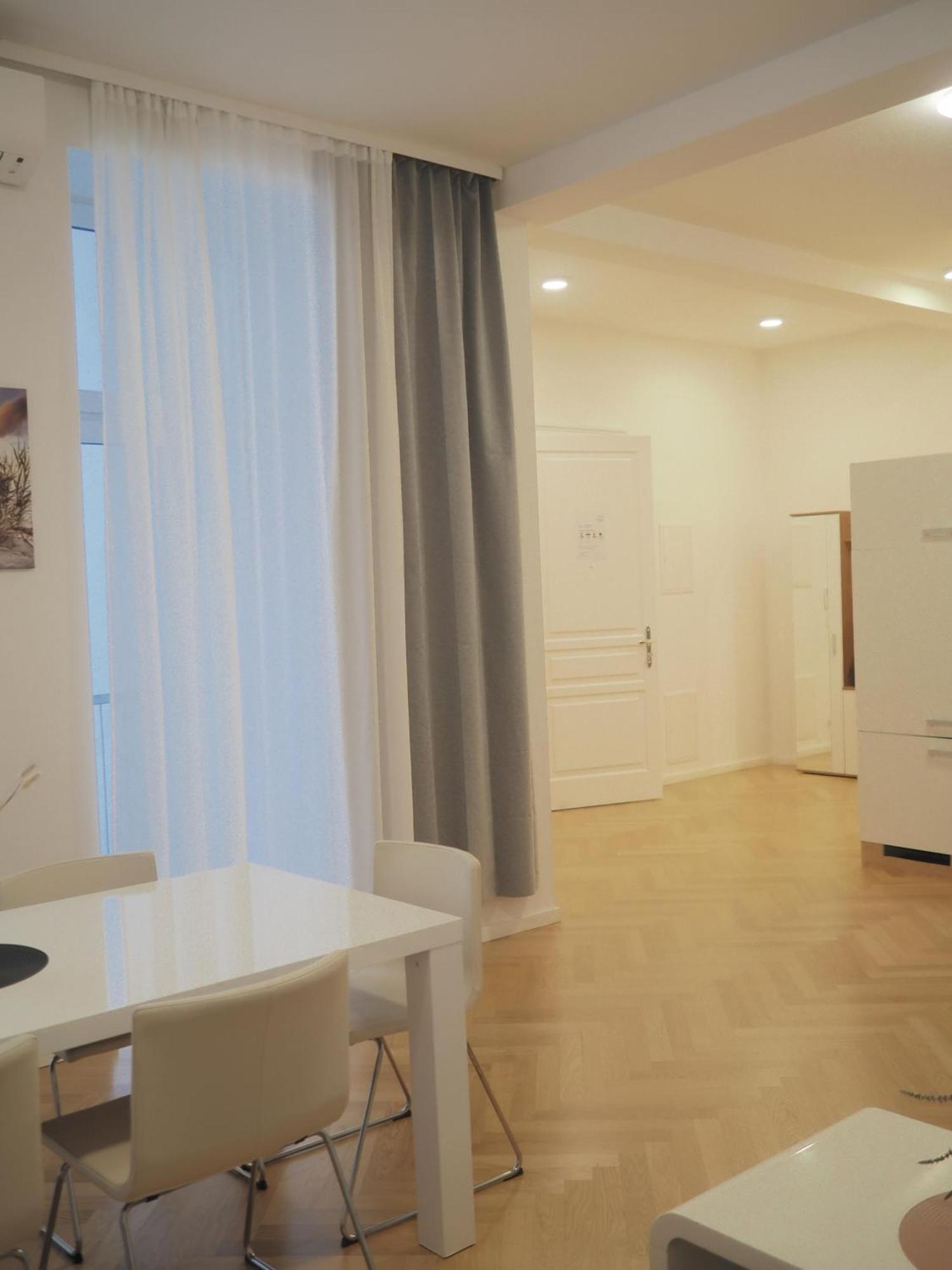 Home Sweet Home - Vienna Central 외부 사진